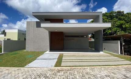 Casa plana à venda no Cond. Vila Flor Pium com 3 suítes, 132m², em Parnamirim/RN