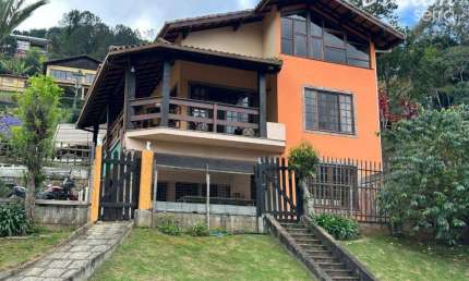Casa com 3 dormitórios à venda, 212 m² por R$ 990.000,00 - Parque do Imbui - Teresópolis/RJ