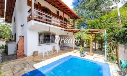 Casa com 4 dormitórios à venda, 220 m² por R$ 820.000,00 - Parque do Ingá - Teresópolis/RJ