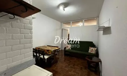 Apartamento com 1 dormitório para alugar, 32 m² por R$ 1.560,00/mês - Alto - Teresópolis/RJ