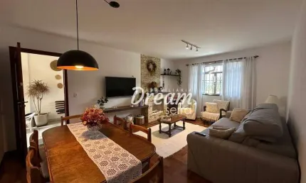 Casa com 3 dormitórios à venda, 186 m² por R$ 790.000,00 - Vale do Paraíso - Teresópolis/RJ