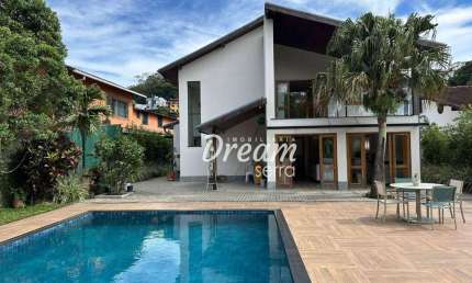 Casa com 5 suítes em condomínio à venda, 460 m² por R$ 3.000.000 - Carlos Guinle - Teresópolis/RJ
