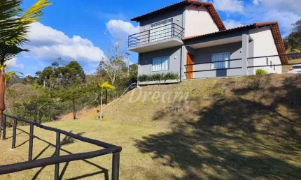 Casa com 3 dormitórios à venda, 130 m² por r$ 690.000,00 - albuquerque - teresópolis/rj
