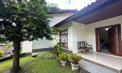 Casa com 3 dormitórios à venda, 140 m² por R$ 970.000,00 - Panorama - Teresópolis/RJ