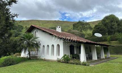 Casa com 3 dormitórios à venda, 241 m² por R$ 885.000,00 - Jardim Salaco - Teresópolis/RJ