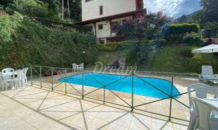 Casa com 3 dormitórios à venda, 120 m² por R$ 490.000,00 - Cascata dos Amores - Teresópolis/RJ