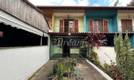 Casa com 3 dormitórios à venda, 120 m² por R$ 350.000,00 - Albuquerque - Teresópolis/RJ