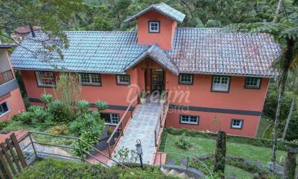 Casa com 4 dormitórios à venda, 242 m² por R$ 1.190.000,00 - Carlos Guinle - Teresópolis/RJ