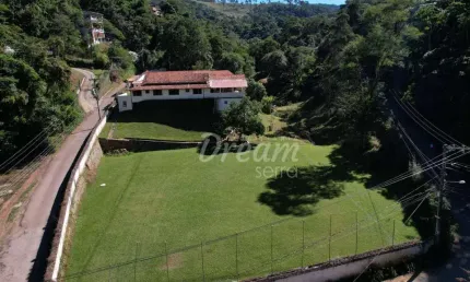 Casa com 4 dormitórios à venda, 490 m² por R$ 1.390.000,00 - Pessegueiros - Teresópolis/RJ