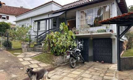 Casa com 3 dormitórios à venda, 163 m² por R$ 795.000,00 - Golfe - Teresópolis/RJ
