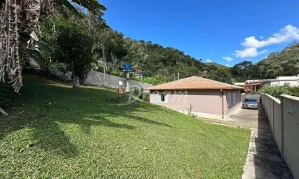 Casa com 3 dormitórios à venda, 99 m² por R$ 570.000,00 - Albuquerque - Teresópolis/RJ
