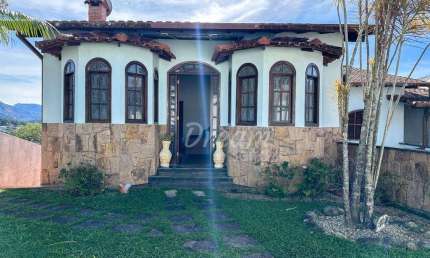 Casa com 3 dormitórios, 284 m² - venda por R$ 950.000,00 ou aluguel por R$ 7.150,00/mês - Fazendinha - Teresópolis/RJ