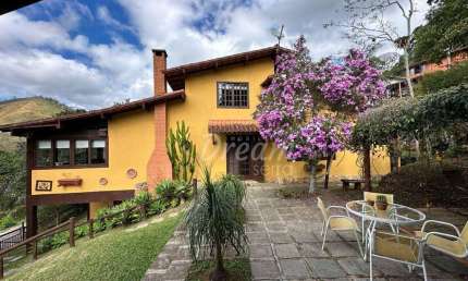 Casa com 3 dormitórios à venda, 189 m² por R$ 1.150.000,00 - Vargem Grande - Teresópolis/RJ