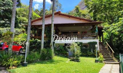 Casa com 5 dormitórios à venda, 396 m² por R$ 3.200.000,00 - Araras - Petrópolis/RJ