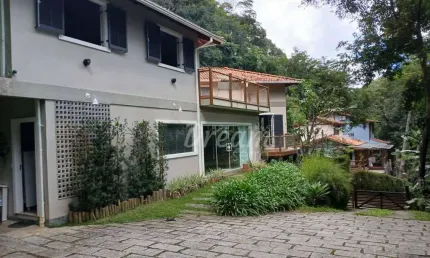 Excelente casa com 4 dormitórios em um terreno de 3000M2 e área construida 160M2 por R$ 1.600.000 - Itaipava - Petrópolis/RJ