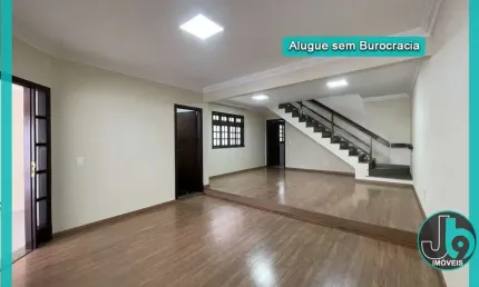 Casa alugar 400m² tarumã com amplo espaço, 4 dormitórios, sendo 1 suíte, churrasqueira, ático e 4 vagas de garagem