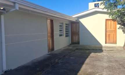 Casa com 1 quarto para alugar na Rua Professor Benedito Conceição, 1722, Capão da Imbuia, Curitiba