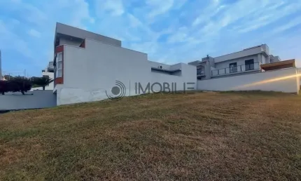 Terreno à venda com 300 m² no Condomínio Jardins Di Roma em Indaiatuba/SP.