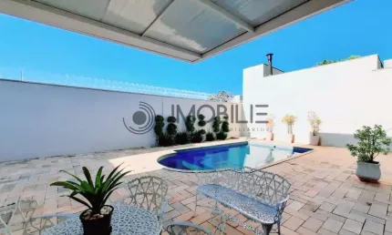 Casa à venda com três dormitórios no Condomínio Residencial Lagos D'Icaraí em Salto/SP.