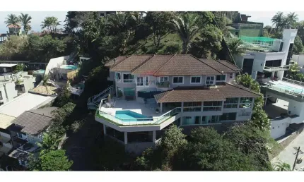 Vendo Casa de alto luxo no Joá.  EXCLUSIVIDADE, PRIVACIDADE e VISTA ETERNA PARA O MAR  2.500m2 terreno / 863m2 de área útil. 5 suites