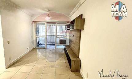 Vendo apartamento em Laranjeiras com 68m2, 2 quartos c/ vaga e infraestrutura de lazer completo