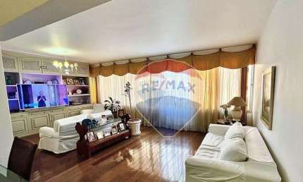 OPORTUNIDADE em Laranjeiras Apartamento com 134m2,  salão, 3 quartos (1 suite), vaga de garagem e play