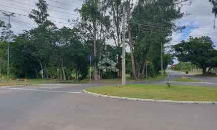 Terreno à venda na Avenida Edgar Pires de Castro, 8761, Boa Vista do Sul, Porto Alegre por R$ 2.600.000