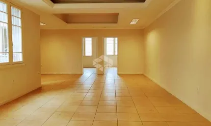 Sala comercial à venda na Rua General Vitorino, 294, Centro Histórico, Porto Alegre por R$ 320.000
