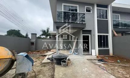 Sobrado alto padrão de esquina com 3 dormitórios, no bairro CIC, Curitiba- PR
