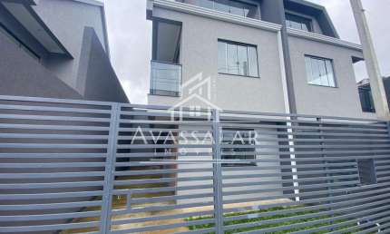 TRIPLEX COM 3 DORMITORIOS COM EDICULA  LOCALIZADO NO ALTO BOQUEIRAO