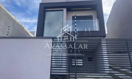 SOBRADO COM 3 DORMITORIOS COM SUITE COM SACADA E 3 VAGAS DE GARAGEM BAIRRO XAXIM