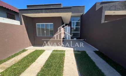 Casa com 3 quartos e  Piscina em Guaratuba- Paraná.