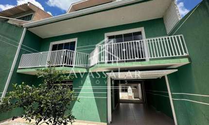 Sobrado à venda com 3 dormitórios e ático, Sítio Cercado, CURITIBA - PR