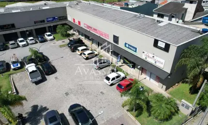 Sala comercial disponível para locação, na rua Tijucas do Sul, Curitiba-PR