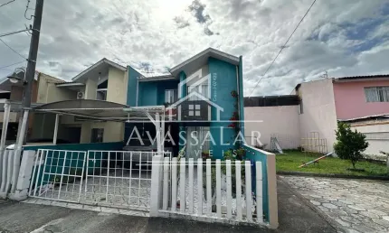 Sobrado à venda com 3 dormitórios, Boqueirão, CURITIBA - PR