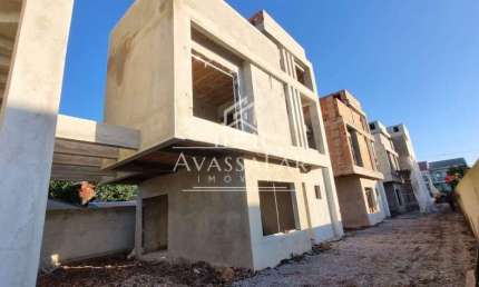 Triplex com 3 quartos, no bairro Boqueirão, Curitiba - PR