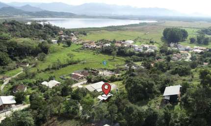 Imóvel com vista apaixonante para a Lagoa do Coração e da Serra do Tabuleiro.