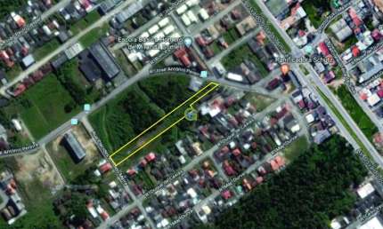 Terreno à venda no bairro Ipiranga em São José 3.889 m², escritura pública. Viab