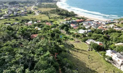 Terreno com vista privilegiada para o mar, na praia da gamboa, em garopaba.