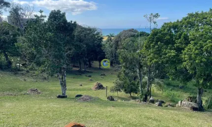 Ótimo terreno com vista para o mar à venda na Praia da Gamboa, em Garopaba.

O i
