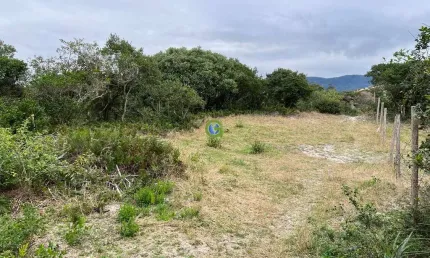 Excelente terreno à venda em Areias do Macacú, em Garopaba.