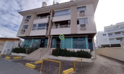 Excelente sala comercial à venda no Santinho, em Florianópolis.