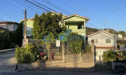 Casa à venda para investimento no bairro Fazenda Santo Antônio, São José –