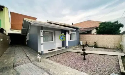 Casa à venda no bairro são sebastião, em palhoça, com 57 m² de área privativa, 2