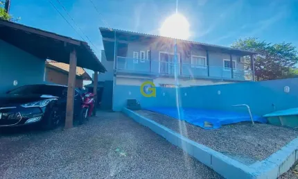 Casa semi-mobiliada com 85 m² de área privativa, 2 dormitórios no bairro Aririú