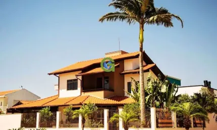 Oportunidade única: Casa a 500 metros do mar na Praia da Pinheira, Palhoça!
