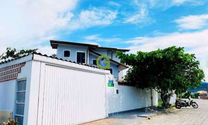 Incrível casa localizada no bairro Areias em Paulo Lopes!