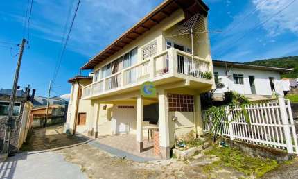 Ótima Casa Porteira Fechada à Venda na Praia da Gamboa, Garopaba!