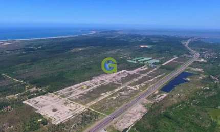 Excelente imóvel à venda no Condomínio Laguna Business Park na Praia do Sol em L