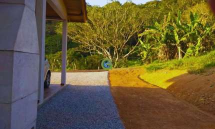 Casa Aconchegante em Amplo Terreno com Vista para as Montanhas – Paulo Lopes SC